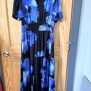 Simply Vera Vera Wang Black Maxi Dress with Blue Floral Print